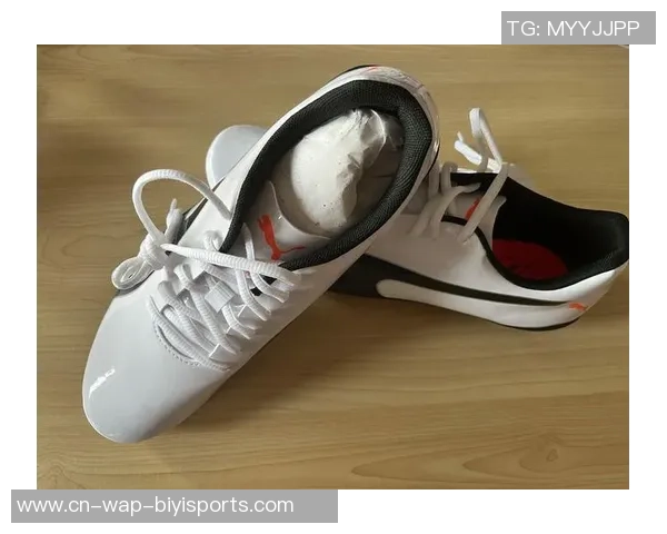 适合各类场地的足球鞋46码推荐让你在球场上尽显风采